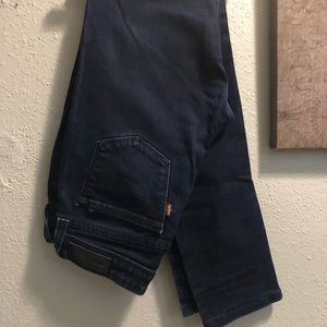 Levi’s Dark Denim Skinny Jeans. Size 28.